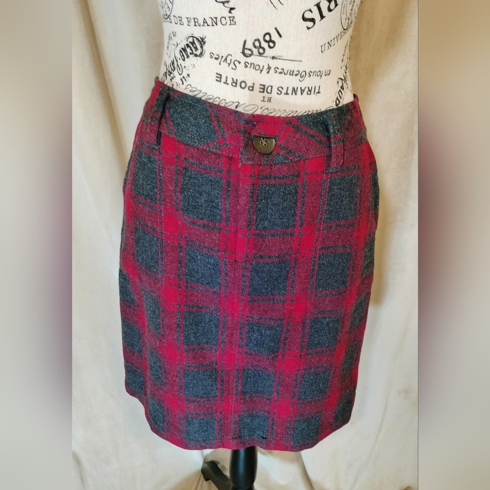 EUC! Y2K Eddie Bauer Plaid Red & Gray Wool Women's Mini Skirt. Size 2P